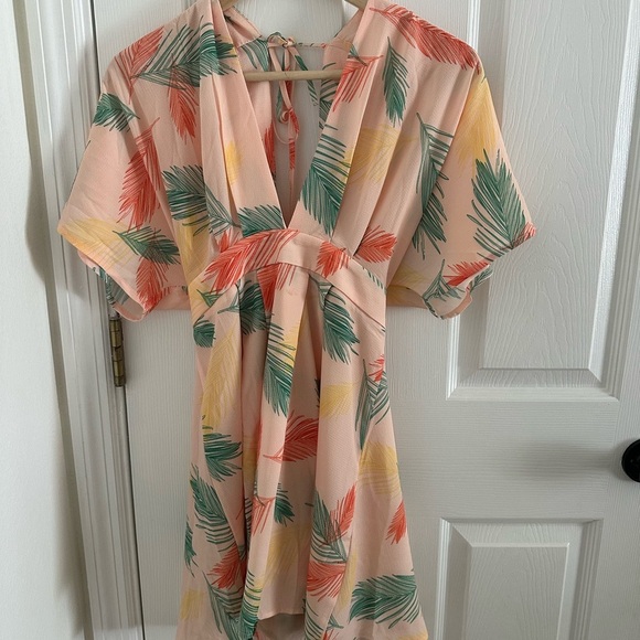 Tropical V Neck Dress - Picture 4 of 5